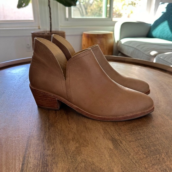 EUC  Nisolo Mia Everyday Ankle Booties Boots - Picture 1 of 9